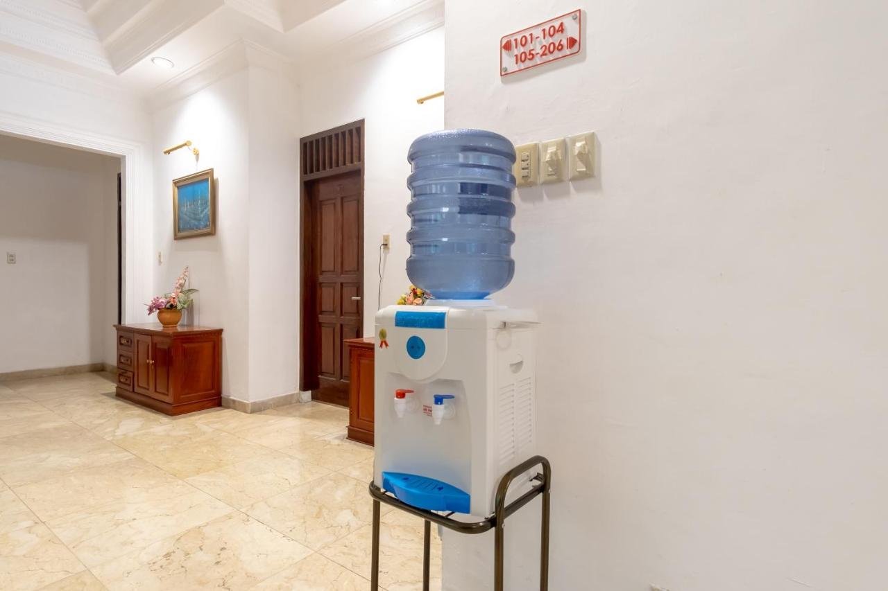 Oyo Living 2843 Raz House Syariah Hotel Medan Bagian luar foto